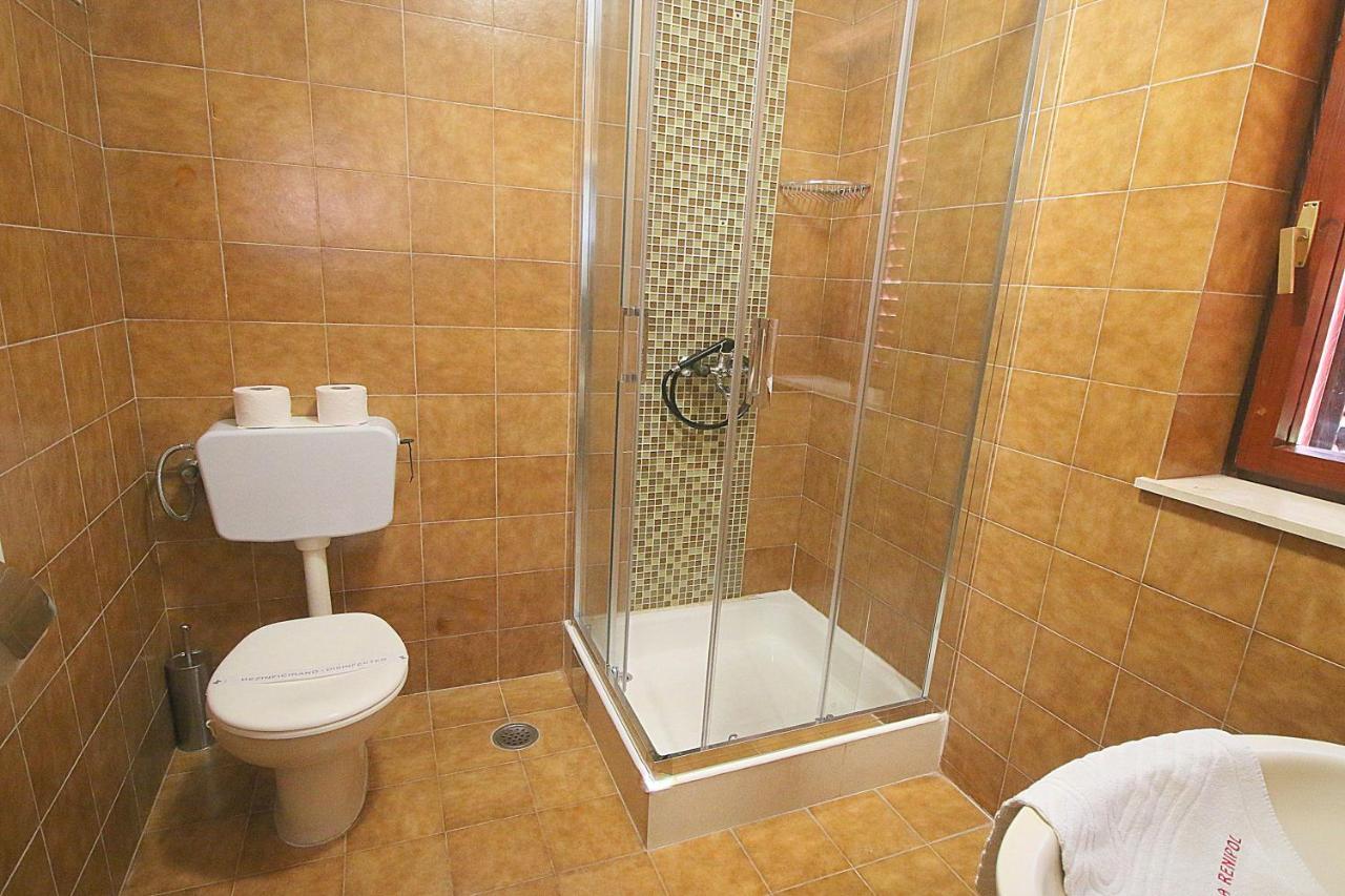 Villa Renipol Adults Only Sutivan Eksteriør billede