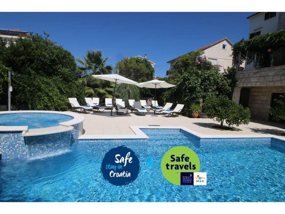 Villa Renipol Adults Only Sutivan Eksteriør billede